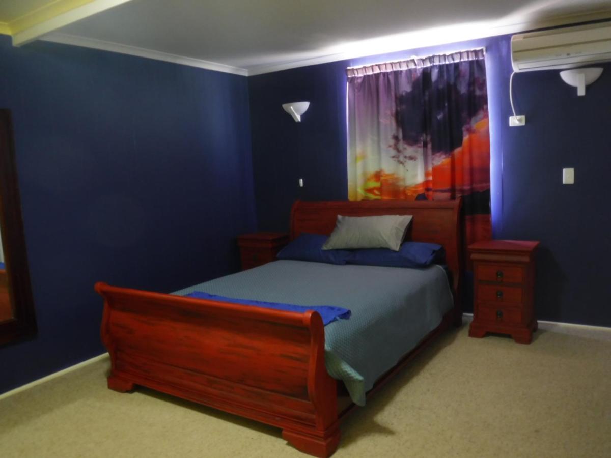 Meekatharra Outback Beach House Экстерьер фото